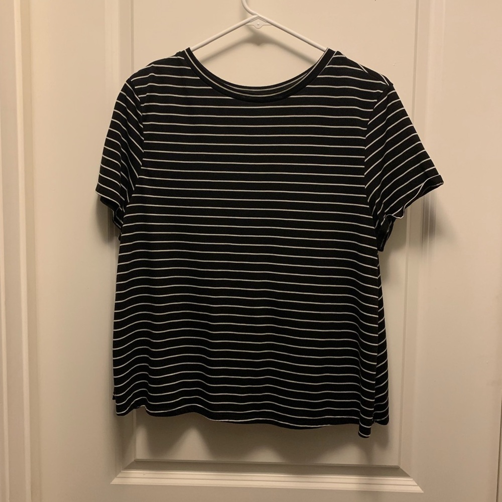 Loose Jersey-Knit Tulip-Back Performance Top